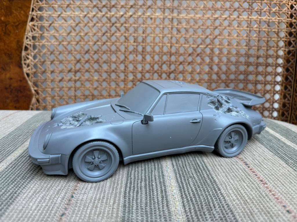 Uniek! Daniel Arsham Eroded Porsche 911 Turbo Gray Figure, Enlèvement ou Envoi, Comme neuf