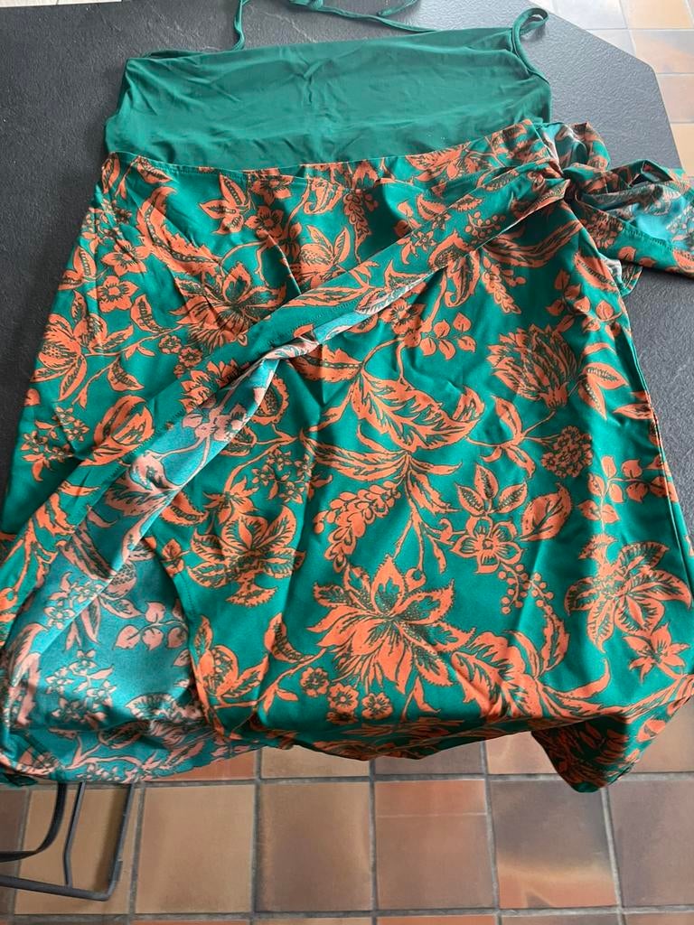 Wikkelrok met bijpassende top, Kleding | Dames, Rokken, Ophalen, Overige kleuren, Maat 46/48 (XL) of groter, Zo goed als nieuw