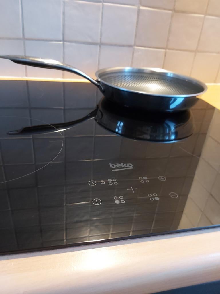 Poêle à frire de 25,5 cm en très bon état, Maison & Meubles, Cuisine | Casseroles & Poêles, Comme neuf, Enlèvement