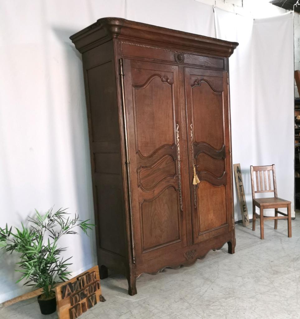 Antieke Lorrainse Bruids linnen-kleerkast zw eik H 230 B 147, Antiek en Kunst, Ophalen