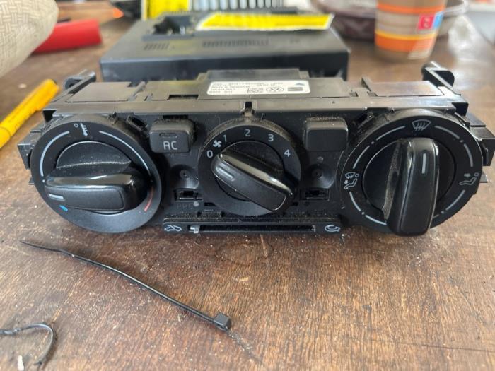 Kachel Bedieningspaneel van een Volkswagen UP, Ophalen of Verzenden, 3 maanden garantie, Gebruikt, Volkswagen