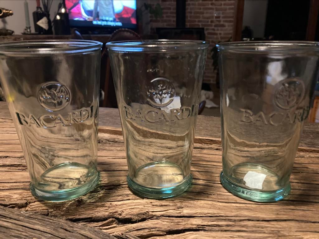 3 Bacardi cocktailglazen groen, Huis en Inrichting, Ophalen of Verzenden