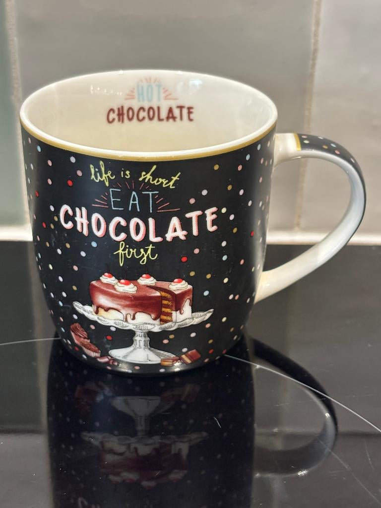 Chocolade Mok: Life is short, eat chocolate first, Ophalen of Verzenden, Zo goed als nieuw, Aardewerk, Kop(pen) en/of Schotel(s)