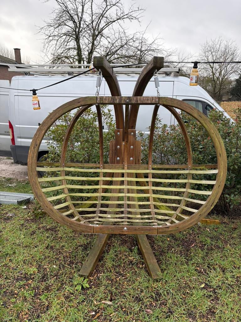 Unieke houten schommelbank – eyecatcher voor tuin of terras, Tuin en Terras, Ophalen, Zo goed als nieuw