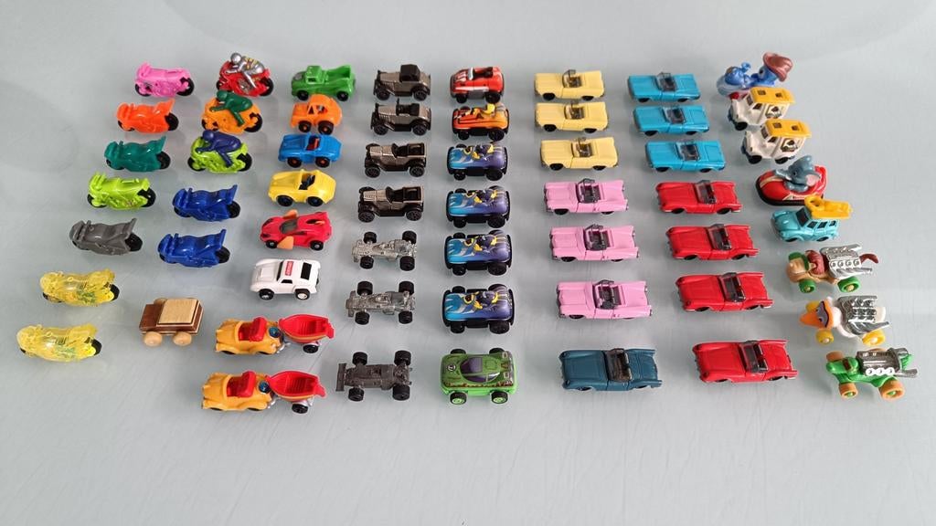 Miniatuur auto's/moto's Ferrero Kindersurprise, Ophalen of Verzenden, Gebruikt