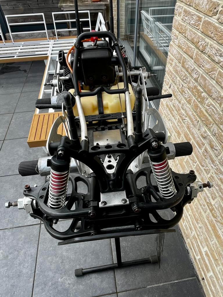 FG monster chassis 2WD met veel ALU!, Hobby en Vrije tijd, Ophalen, Zo goed als nieuw