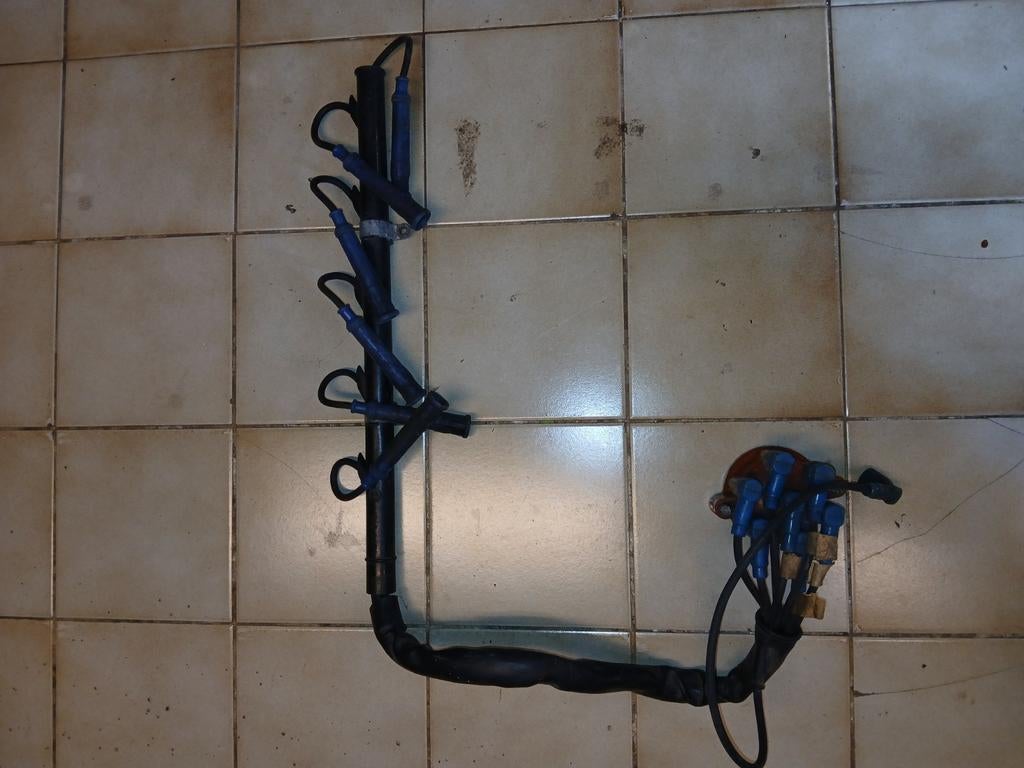 Câble d'allumage BMW 6 cylindres 2 l 125 chevaux e28, Enlèvement, BMW