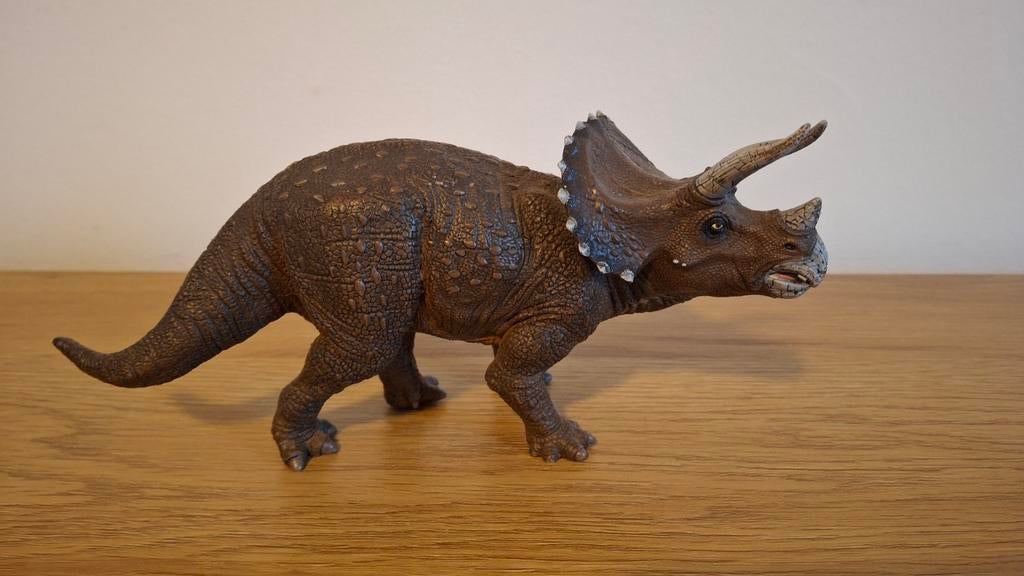 Papo Triceratops (2006) — Collectionneur de dinosaures réali, Enlèvement