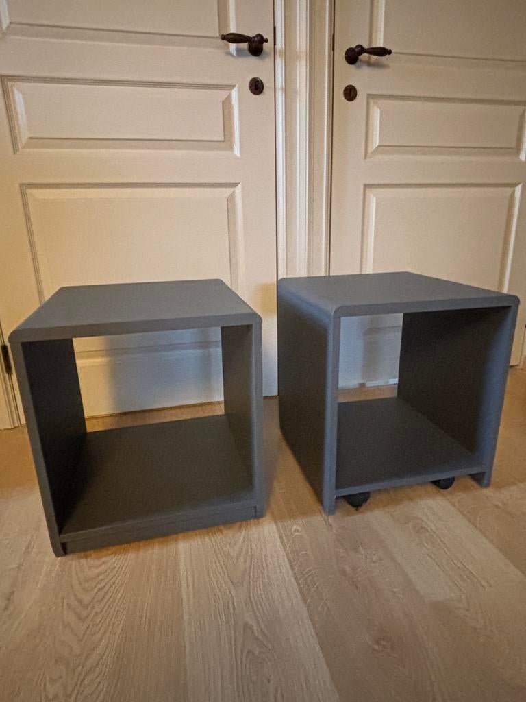 2 tables de nuit sur roulettes - table de chevet, Enlèvement, Comme neuf