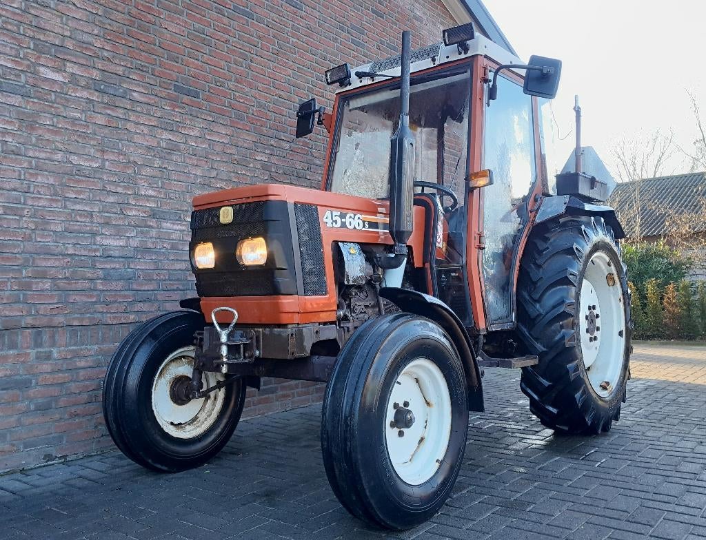 Compacte tractor met Cabine, Ophalen, Gebruikt, Fiat