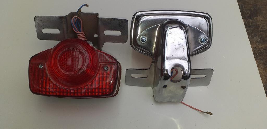 2 nieuwe achterlichten Honda cb, Motoren, Ophalen