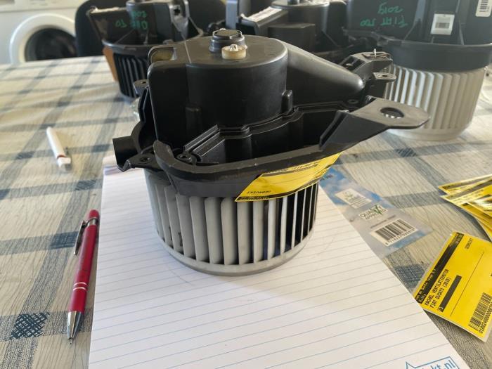 Moteur de ventilation chauffage d'un Fiat Punto, Autos : Pièces & Accessoires, Autres pièces automobiles, Fiat, Utilisé, 3 mois de garantie