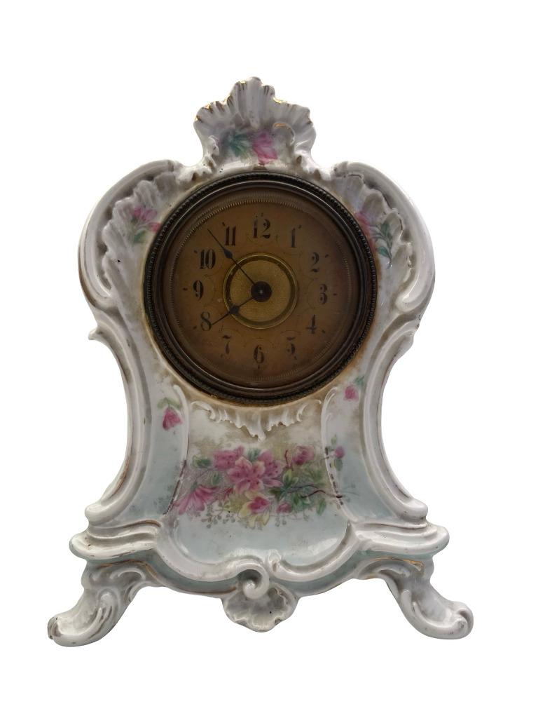 Réveil ou horloge de table en porcelaine à décor floral, Enlèvement ou Envoi