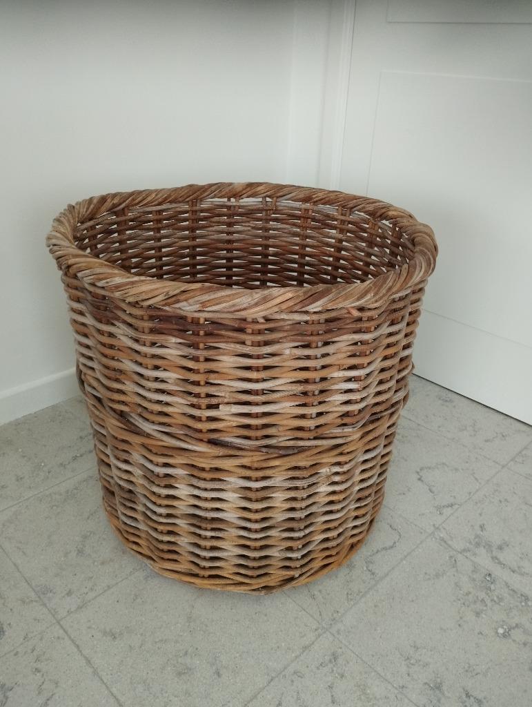 Mooie stevige grote rieten mand bv voor hout, Huis en Inrichting, Ophalen, Mand, Rond, Zo goed als nieuw