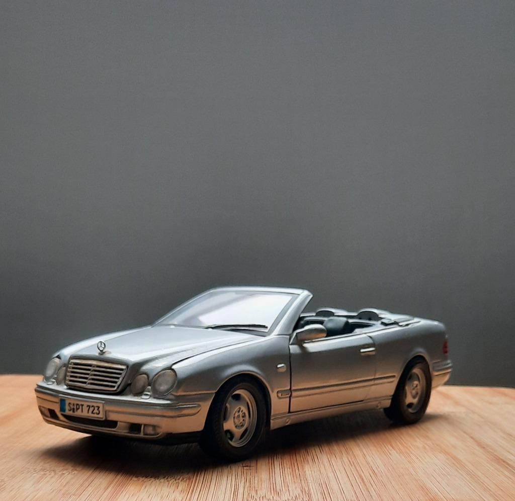 Mercedes Clk 320 cabriolet, Hobby & Loisirs créatifs, Voitures miniatures | 1:18, Enlèvement, Utilisé, Voiture
