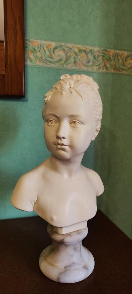 Buste représentant Louise Brongniart en albâtre., Enlèvement