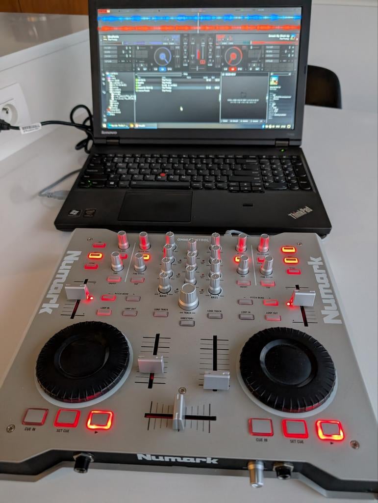 Numark DJ controller + Lenovo laptop INCLUSIEF !, Enlèvement ou Envoi, Utilisé, DJ-Set, Numark