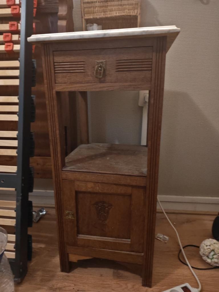 Paire de table de chevet ju, Huis en Inrichting, Slaapkamer | Nachtkastjes, Ophalen