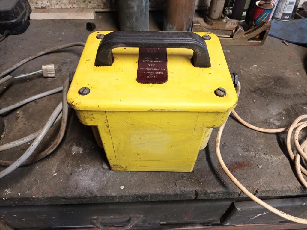 Transformateur britannique 220v 23v 7A testé et fonctionnel, Enlèvement ou Envoi
