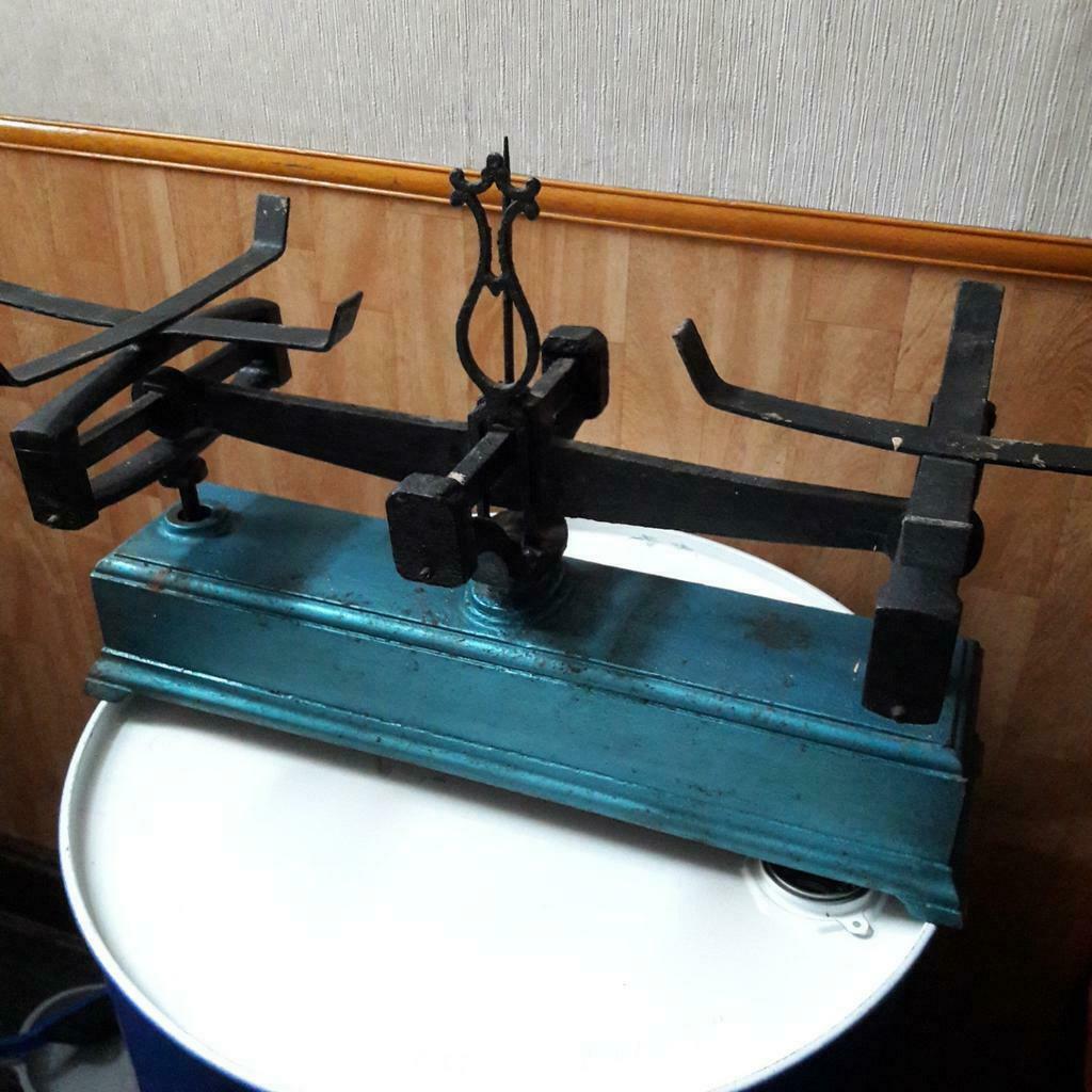 Balance ancienne en fonte couleur bleu, prix : 15€, Enlèvement ou Envoi, Bronze