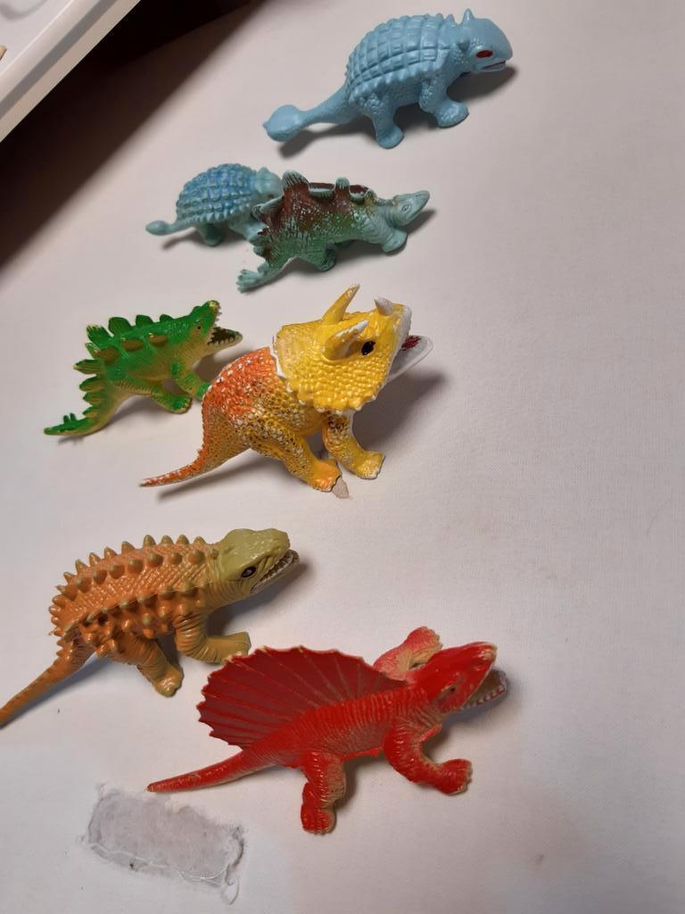 7 dino’s : monoceratops triceratops ankylosaurus  dinosaurus, Enlèvement ou Envoi, Comme neuf