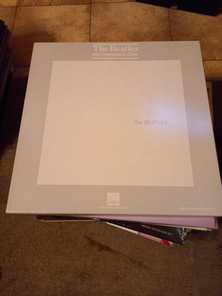 Box met Dubbele Cd van The Beatles, Ophalen of Verzenden, Zo goed als nieuw, Overige formaten