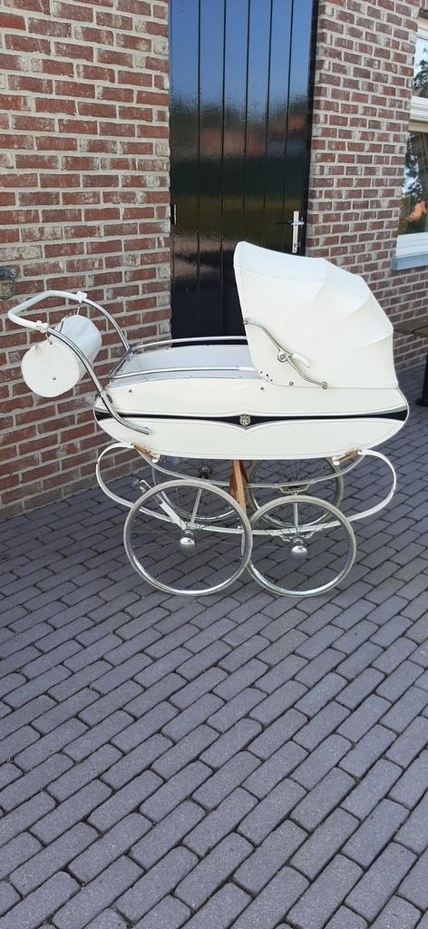 Antieke wandelwagen, Ophalen