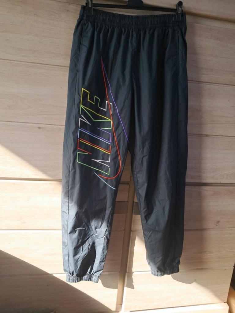 pantalon training "Nike", Vêtements | Hommes, Pantalons, Comme neuf, Taille 52/54 (L), Gris, Enlèvement