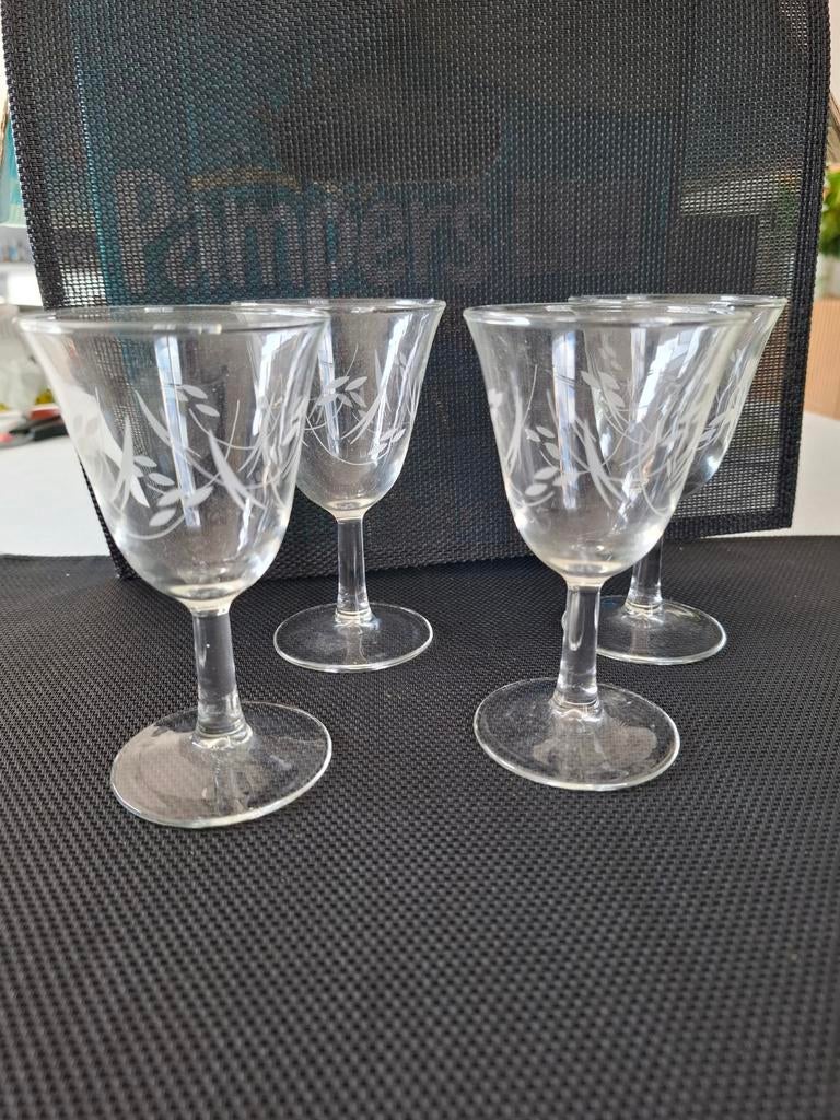 4 verres vintage., Enlèvement
