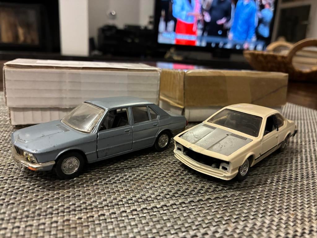 bmw 525 + bmw 633 csi Schuco 1/43, Ophalen, Gebruikt, Auto, Schuco