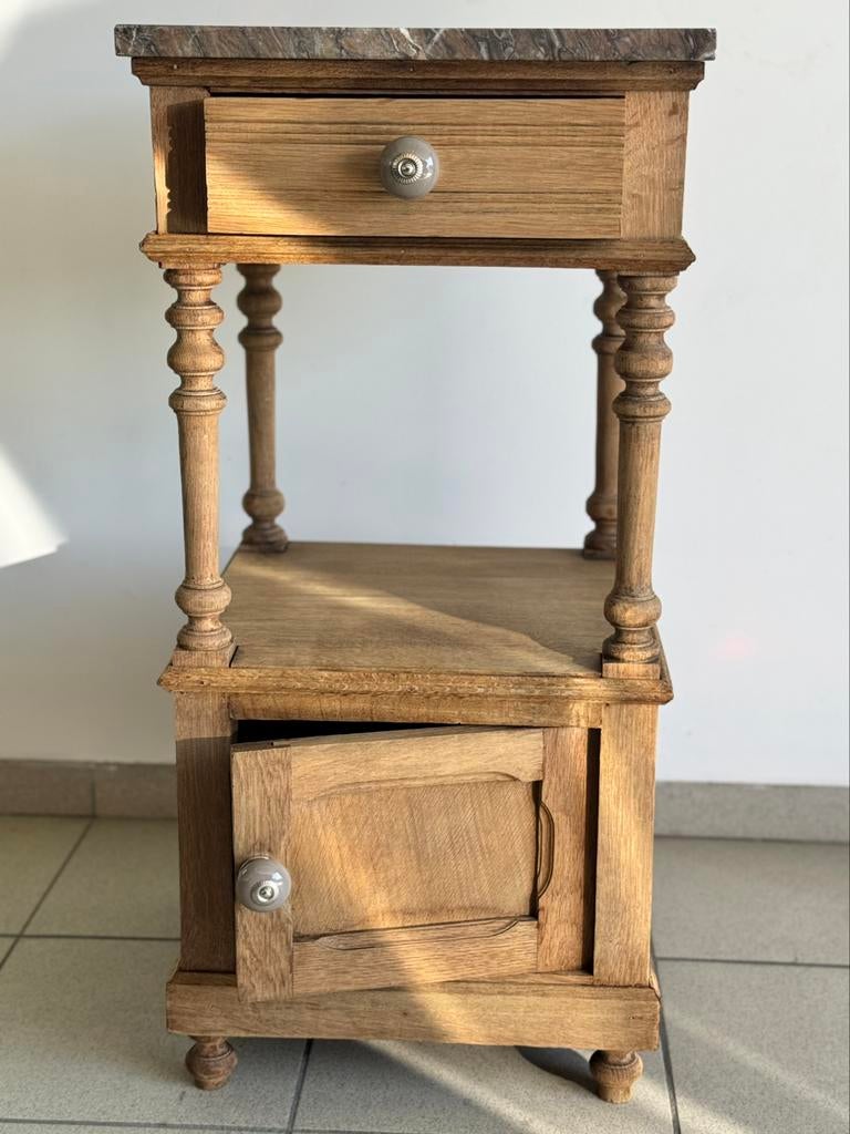 Table de chevet en chêne, Enlèvement