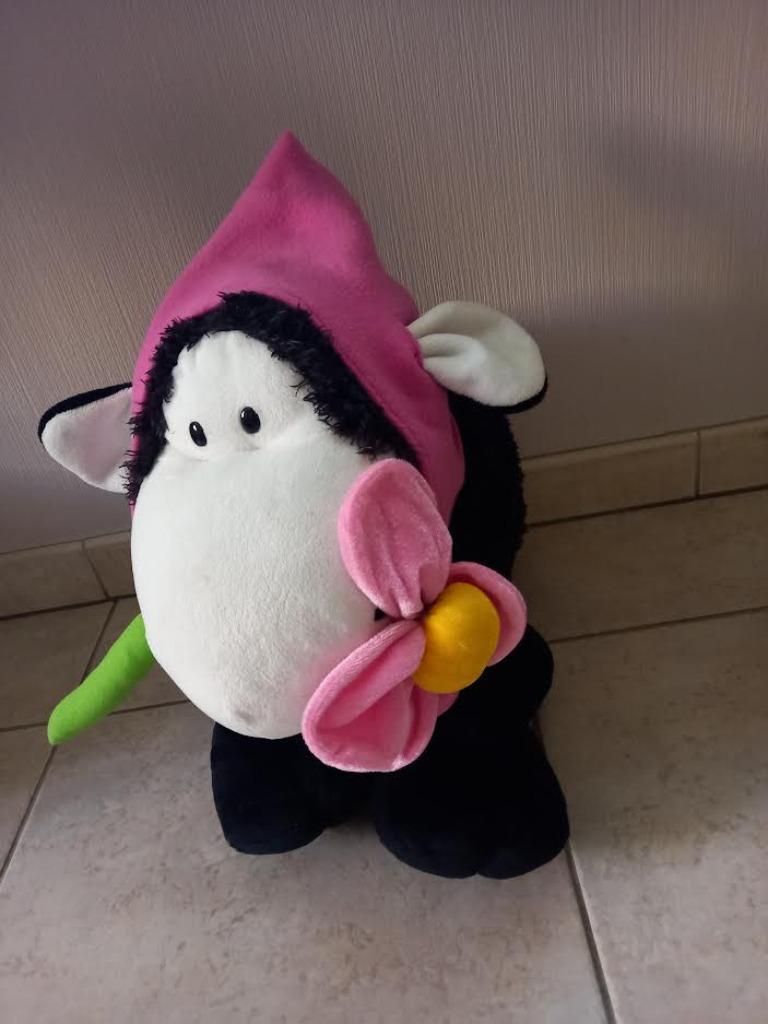 Knuffel schaap zwart met bloem, Ophalen of Verzenden, Zo goed als nieuw