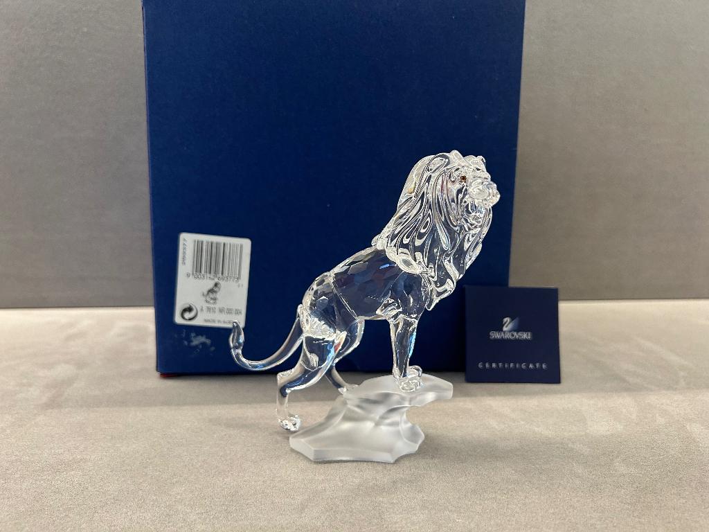 Swarovski Leeuw op rots, Verzamelen, Ophalen of Verzenden, Nieuw, Figuurtje