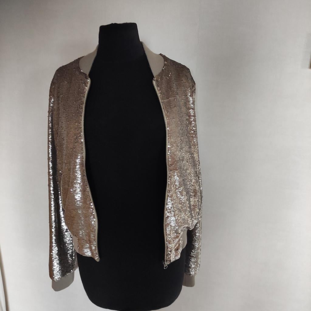 Gilet Guess taille S., Guess, Taille 36 (S), Enlèvement, Porté