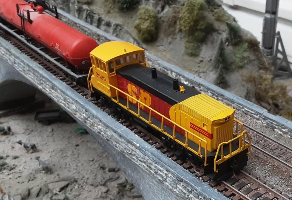 HO ,Con Cor USA 1/ 87, dieselloc " Switcher " Southern Pacif, Ophalen of Verzenden, Zo goed als nieuw, Gelijkstroom, Analoog