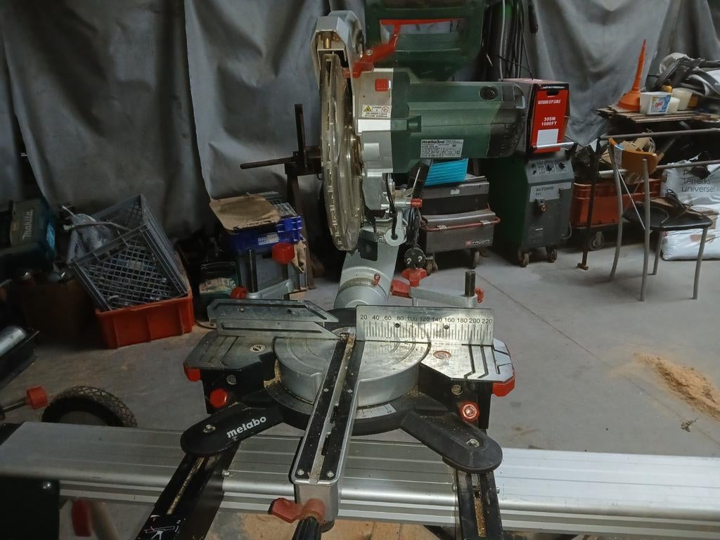 Afkortzaag metabo, Ophalen