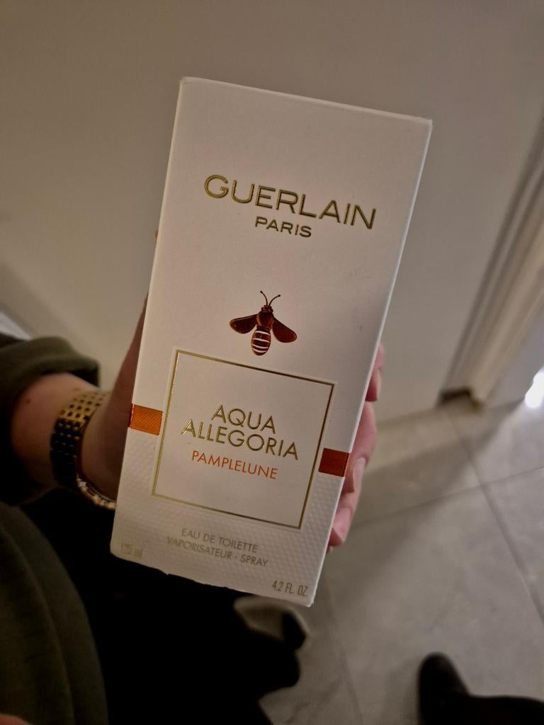 EAU DE
TOILETTE PORISATEUR, Enlèvement