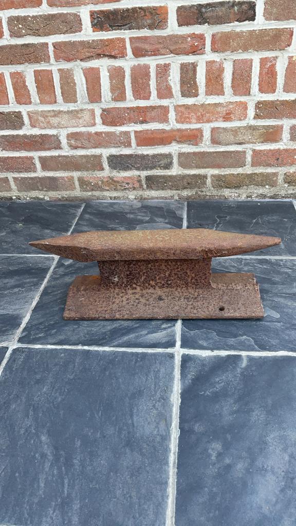 Aambeeld, Ophalen