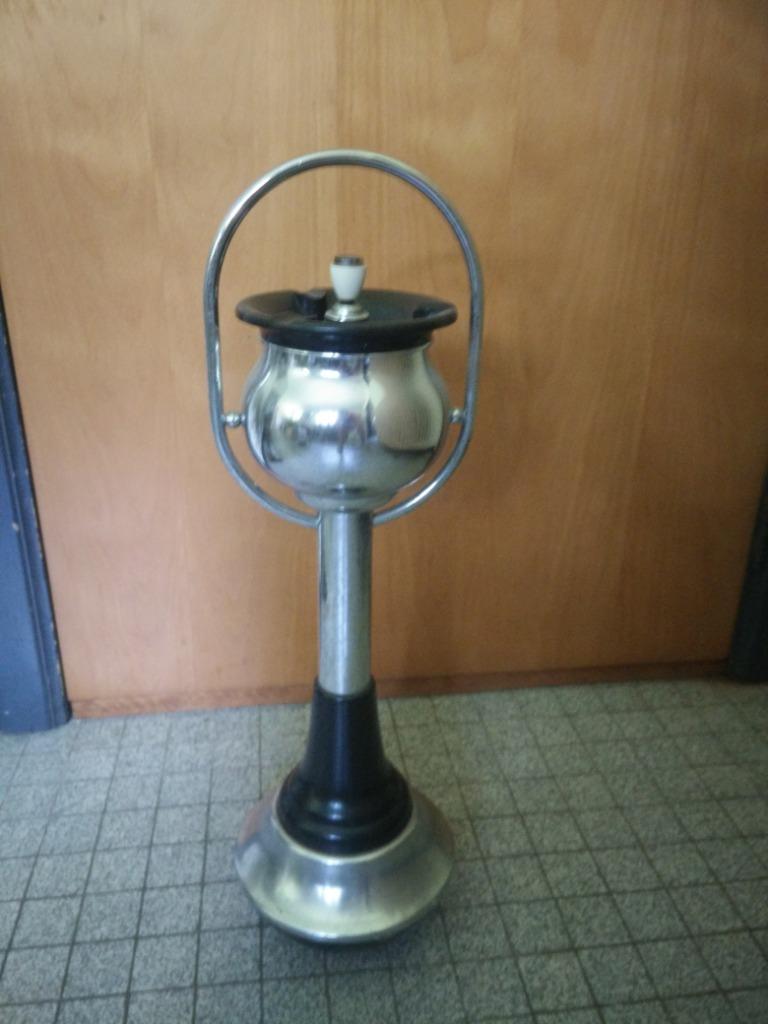 Vintage staan assenbak, Enlèvement