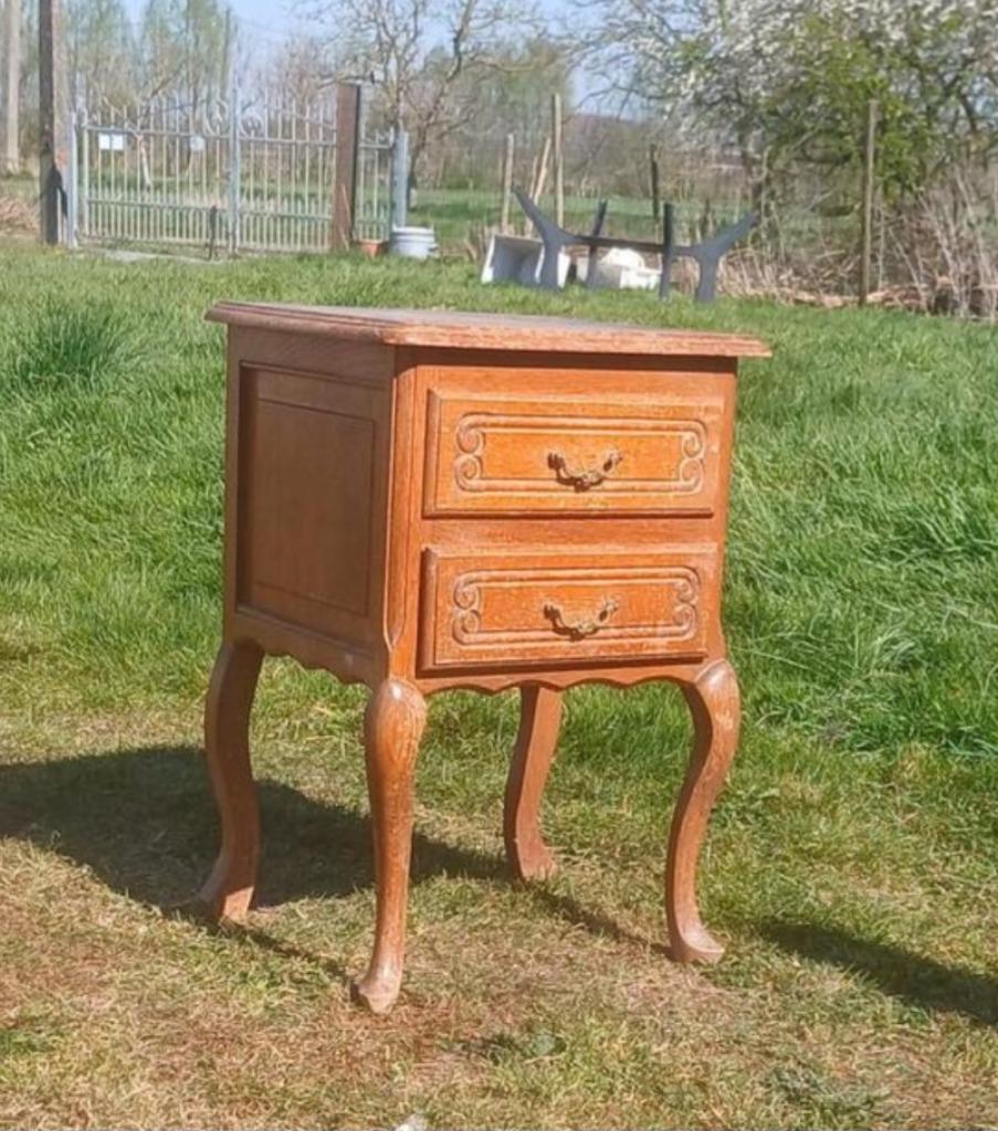 Mooi  nachtkastje  te  koop, Ophalen of Verzenden