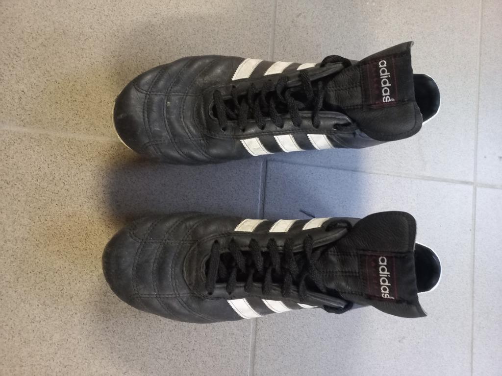 Lederen voetbalschoenen adidas maat 39 1/3 en 41 1/3, Sport en Fitness, Voetbal, Ophalen, Zo goed als nieuw, Schoenen