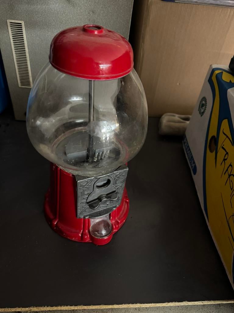 Machine à bonbons, Ophalen, Gebruikt