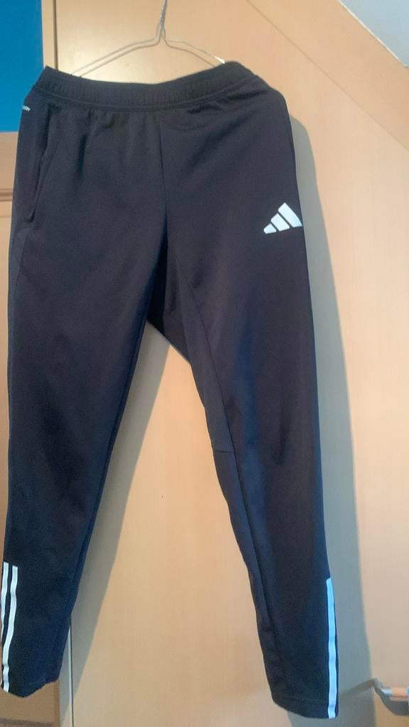 Adidas trainingsbroek, maat medium, Ophalen, Zo goed als nieuw