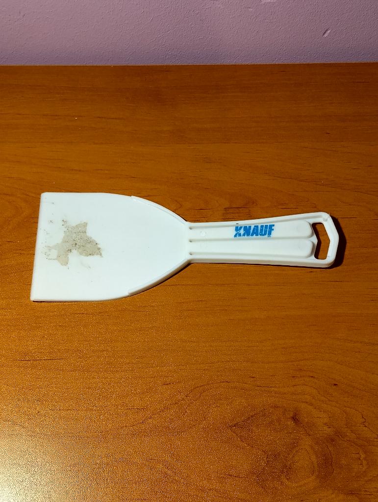 Knauf witte plastic spatel 9cmx7,5cm/18cmx7,5cm, Ophalen, Zo goed als nieuw