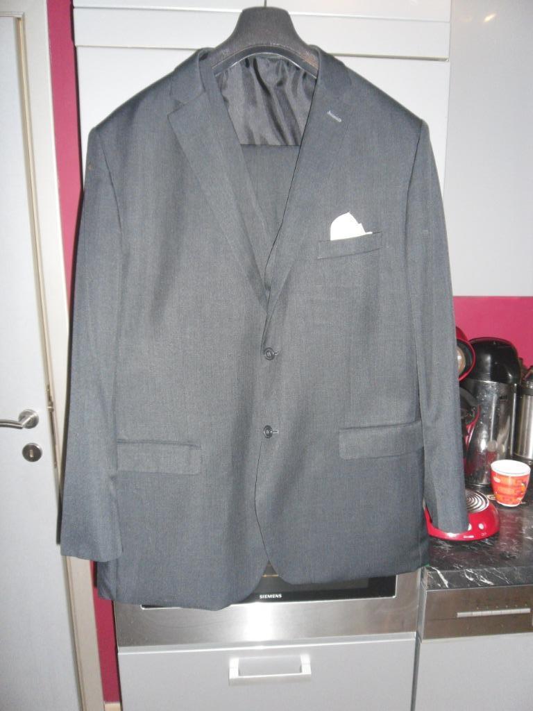 costume studio milano infroissable gris foncé, Vêtements | Hommes, Costumes & Vestes, Enlèvement ou Envoi, Comme neuf, Taille 56/58 (XL)