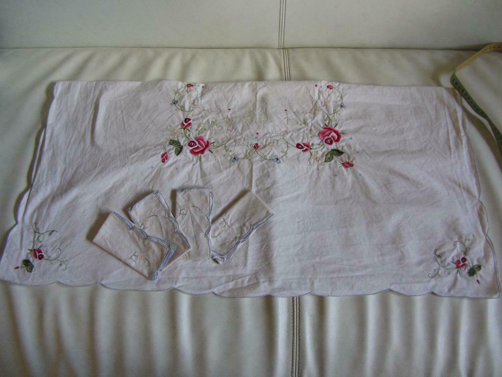Nappe brodée main 85/85 CM, Ophalen of Verzenden, Nieuw, Roze
