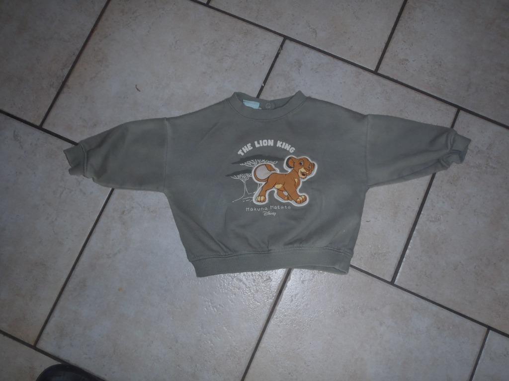 pull taille 74 - Le roi lion, Enlèvement ou Envoi, Comme neuf, Garçon, Pull ou Veste