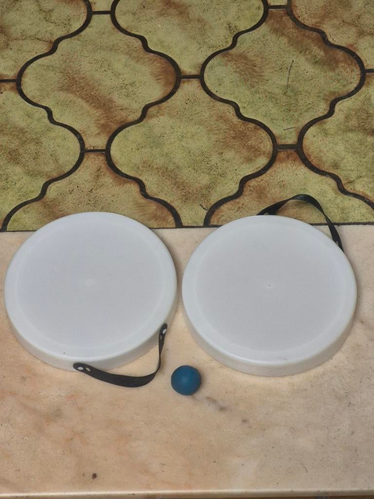 Ensemble de raquettes/tambourins et balle de jeu vintage., Antiquités & Art, Enlèvement