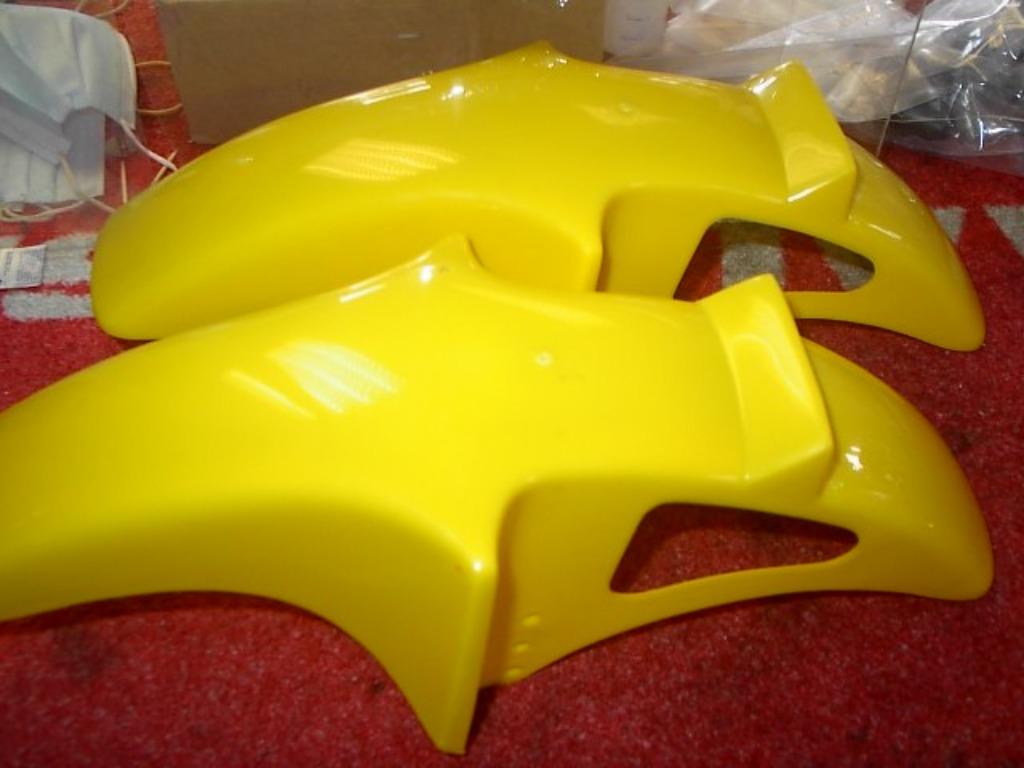 Honda camino Peugeot 103 : Nieuw geel ufo spatbord, Fietsen en Brommers, Ophalen, Nieuw, Overige typen, Honda camino peugeot 103