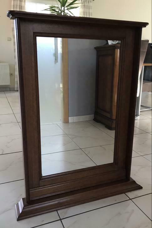 Miroir en merisier, Utilisé